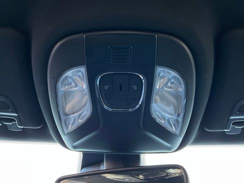 Used 2025 Jeep Compass Trailhawk image 17