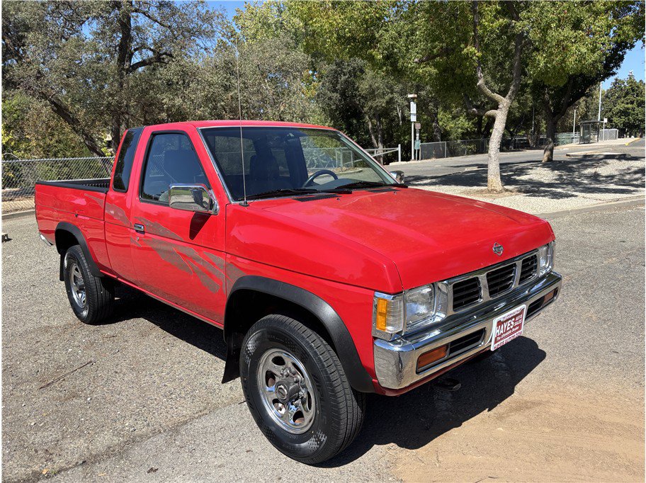 Used 1995 Nissan Pickup XE AWD/4WD image 4