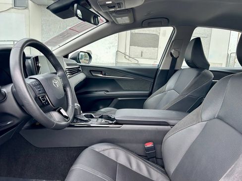 Certified 2025 Toyota Camry XLE FWD image 10