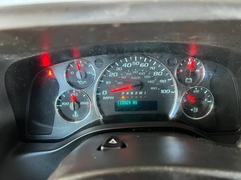 Used 2019 Chevrolet Express 2500 w/ Driver Convenience Package RWD image 14