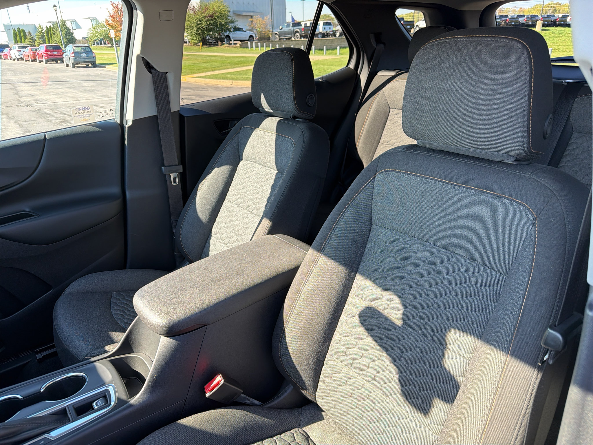Used 2019 Chevrolet Equinox LT FWD image 16
