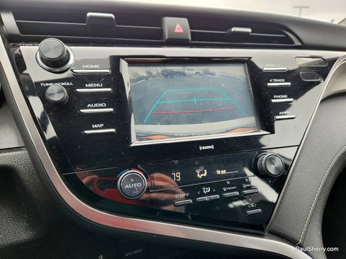 Used 2020 Toyota Camry SE image 36