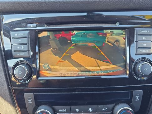 Used 2020 Nissan Rogue SV AWD/4WD image 28