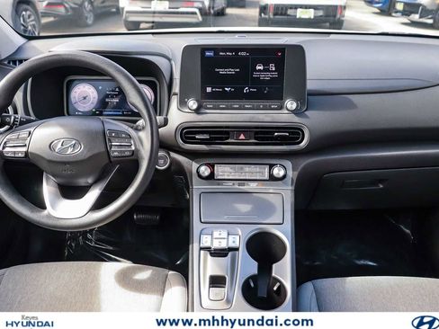 Certified 2023 Hyundai Kona SE FWD image 11