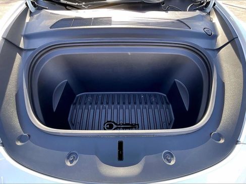 Used 2020 Tesla Model Y Long Range image 10