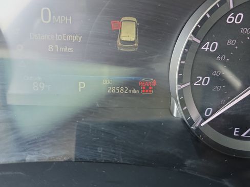 Used 2024 Toyota Highlander XLE FWD image 28