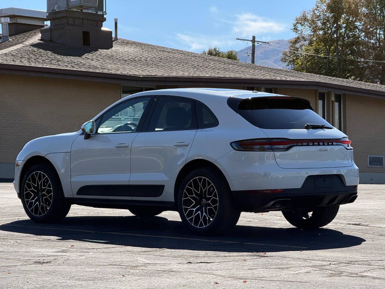 Used 2021 Porsche Macan AWD/4WD image 6