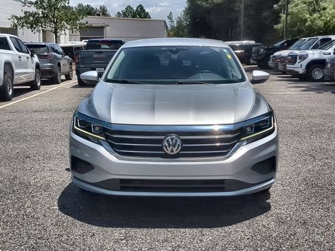 Used 2020 Volkswagen Passat 2.0T SE FWD image 3