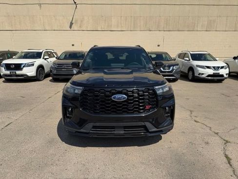 Used 2025 Ford Explorer ST AWD/4WD image 4