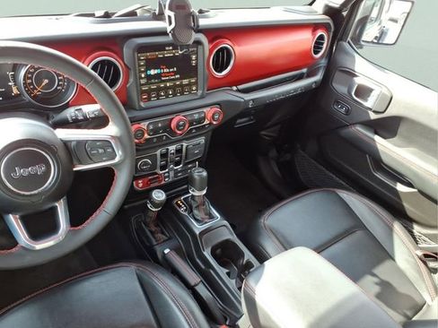 Used 2023 Jeep Wrangler Unlimited Rubicon w/ Cold Weather Group image 17