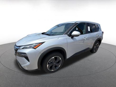 Used 2025 Nissan Rogue SV FWD image 3