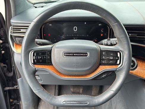 Used 2022 Jeep Grand Wagoneer Series III w/ Rear Seat Video Group 1 image 15