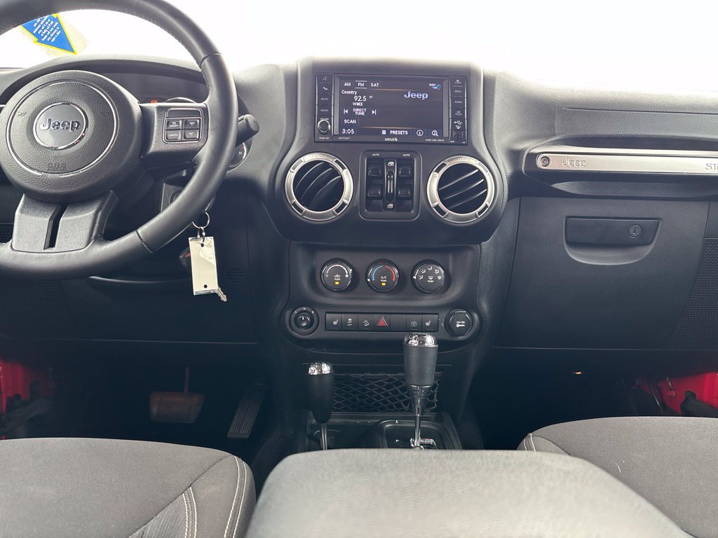 Used 2017 Jeep Wrangler Unlimited Sahara AWD/4WD image 14