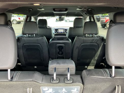 Used 2019 Chrysler Pacifica Touring-L w/ Advanced Safetytec Group FWD image 33