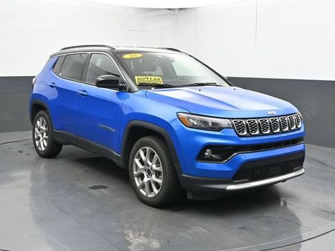 Used 2025 Jeep Compass Limited AWD/4WD image 6