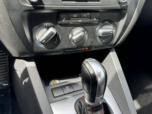 Used 2014 Volkswagen Jetta GLI Edition 30 FWD image 21