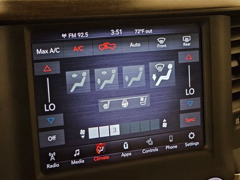 Used 2021 RAM 1500 Laramie AWD/4WD image 10