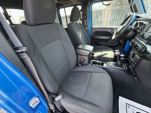 Used 2021 Jeep Gladiator Sport image 28
