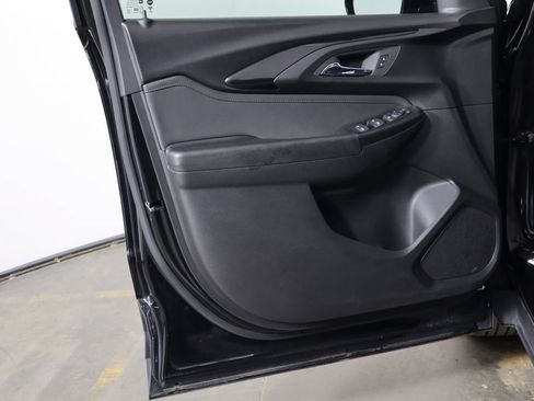 Used 2023 Chevrolet TrailBlazer RS FWD image 19