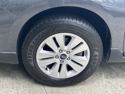 Used 2018 Subaru Outback 2.5i Premium AWD/4WD image 12