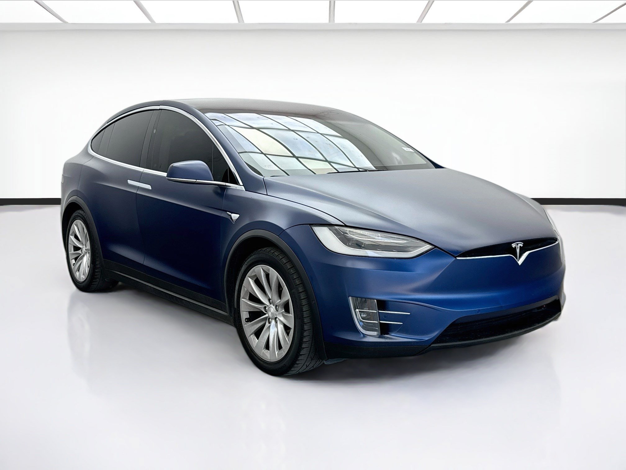 Used 2018 Tesla Model X 75D AWD/4WD image 3