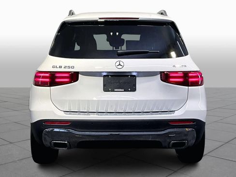 New 2026 Mercedes-Benz GLB 250 4MATIC image 4