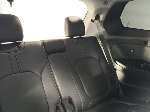 Used 2023 Honda Pilot TrailSport image 17