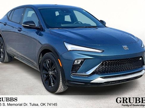 Used 2024 Buick Envista Sport Touring w/ Advanced Safety Package image 1