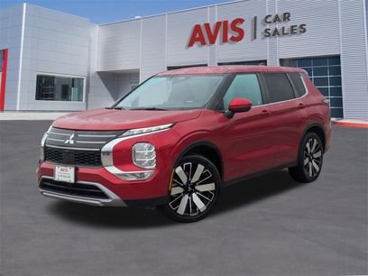 Used 2025 Mitsubishi Outlander SE