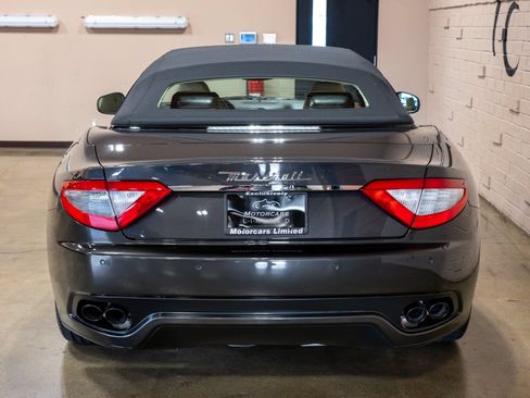 Used 2014 Maserati GranTurismo Convertible RWD image 9