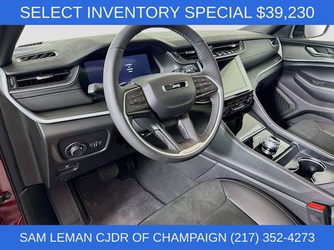 New 2025 Jeep Grand Cherokee L Altitude image 9