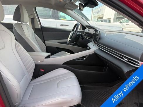 Used 2024 Hyundai Elantra Limited FWD image 15