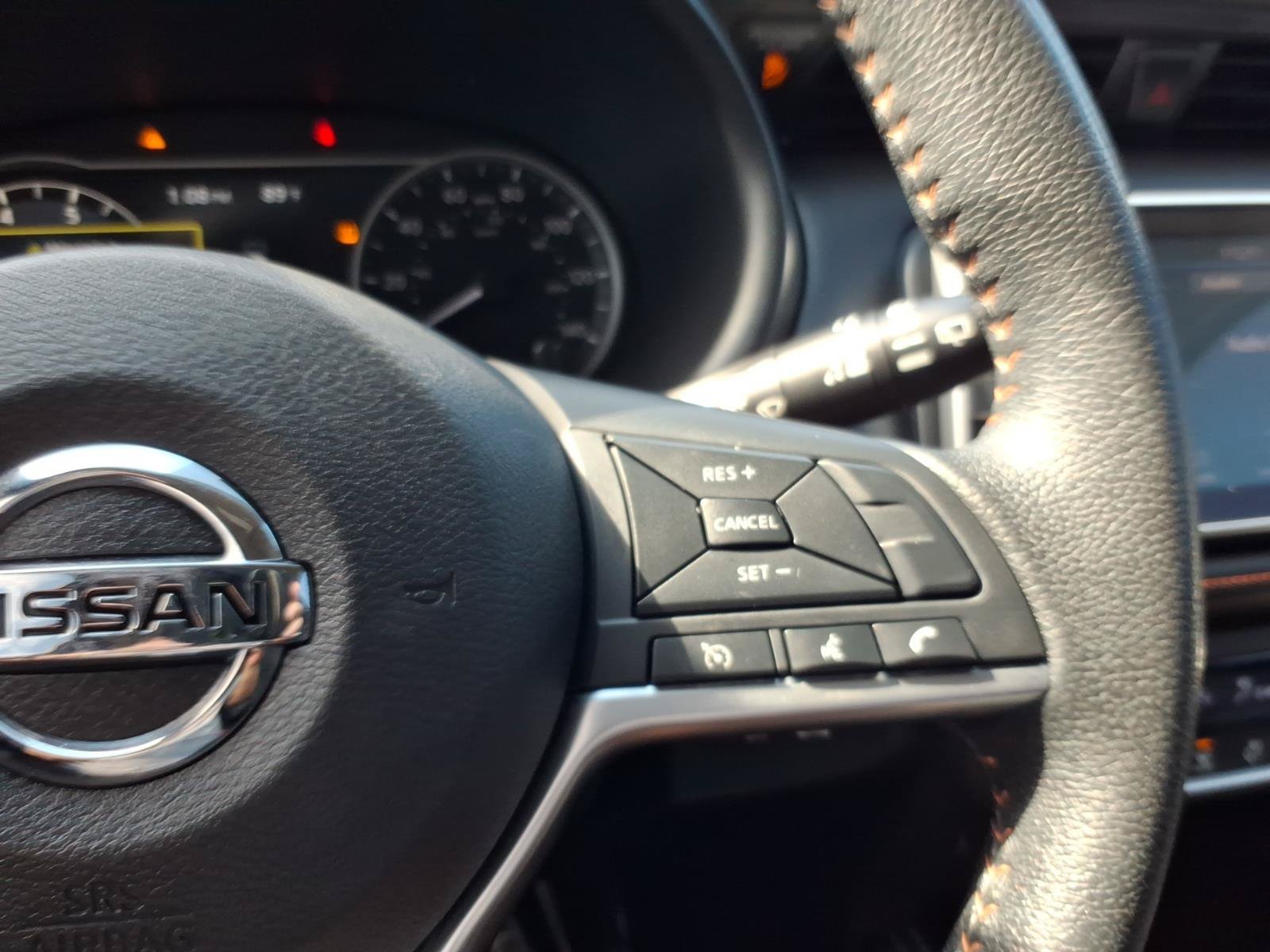 Used 2019 Nissan Kicks SR w/ SR Premium Package FWD image 14