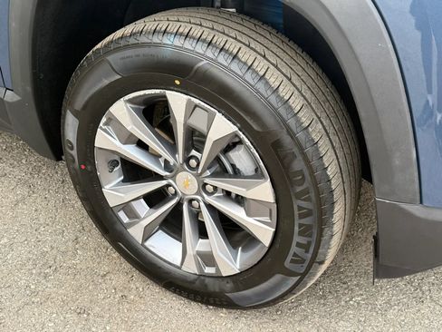 Used 2026 Chevrolet Equinox LT w/ Safety and Technology Package FWD image 28