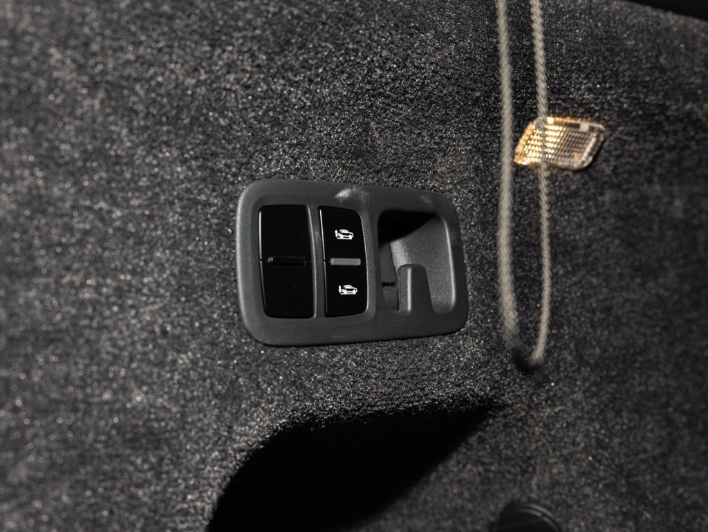Used 2024 Bentley Bentayga Extended Wheelbase AWD/4WD image 60