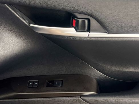 Used 2024 Toyota Camry SE w/ Convenience Package image 32