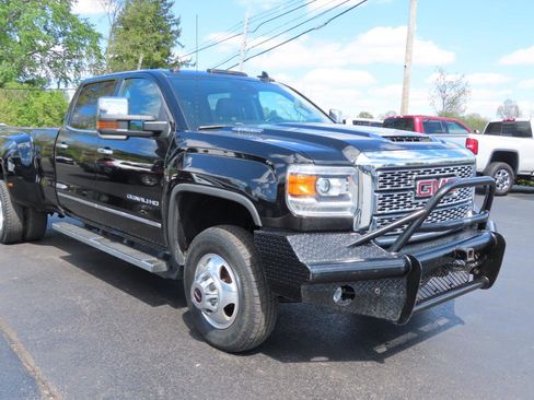 Used 2019 GMC Sierra 3500 Denali w/ Duramax Plus Package image 25