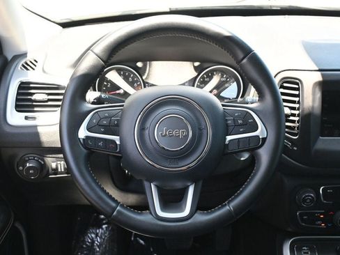 Used 2019 Jeep Compass Latitude FWD image 13