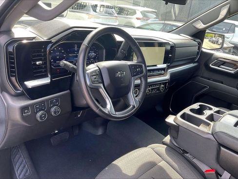 Used 2022 Chevrolet Silverado 1500 RST w/ Z71 Off-Road Package AWD/4WD image 8