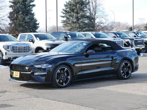 Used 2019 Ford Mustang GT Premium w/ Equipment Group 401A image 3