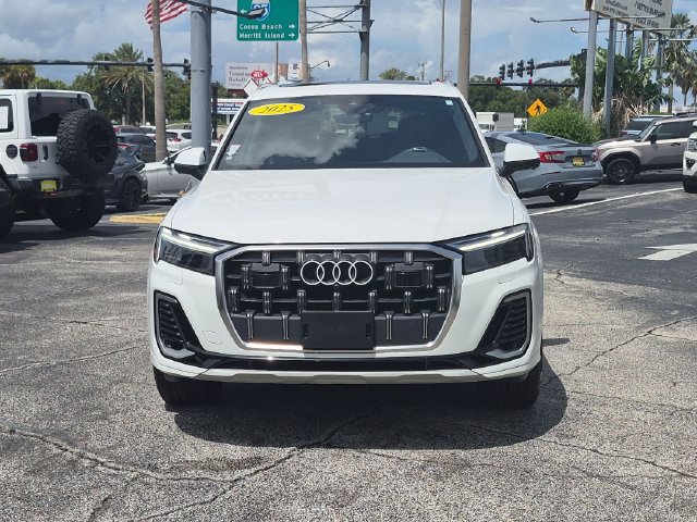 Used 2025 Audi Q7 3.0T Premium Plus AWD/4WD image 2