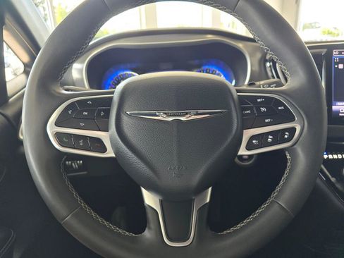 Used 2025 Chrysler Pacifica Select FWD image 20