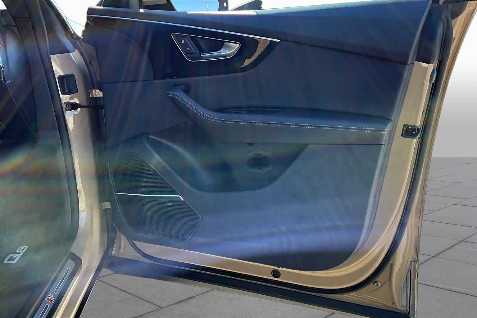 Used 2025 Audi Q8 Premium Plus AWD/4WD image 23