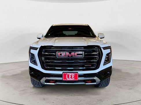 Used 2025 GMC Yukon AT4 w/ AT4 Premium Package AWD/4WD image 9