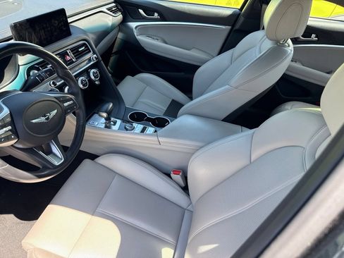 Used 2023 Genesis G70 2.0T RWD image 4