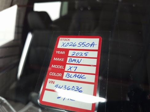 Used 2025 BMW X7 M60i image 47