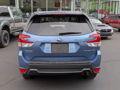 Used 2024 Subaru Forester Premium AWD/4WD image 5