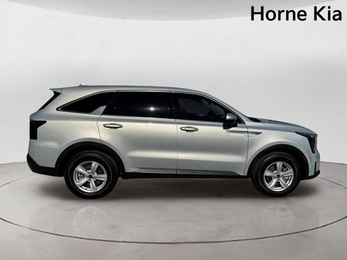 New 2026 Kia Sorento LX FWD image 3