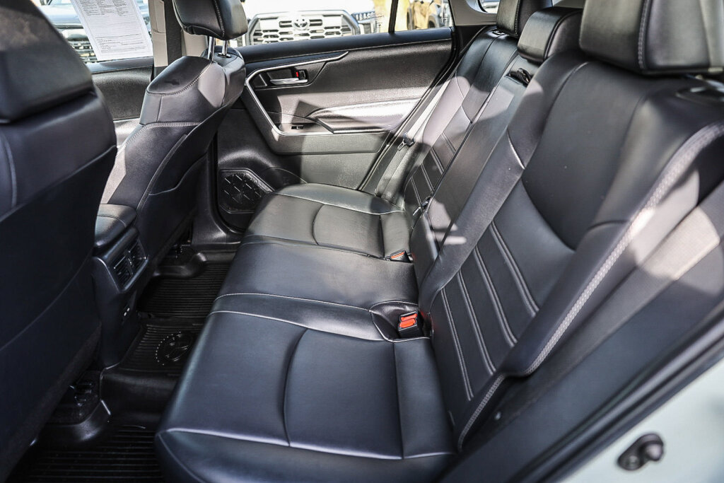 Used 2023 Toyota RAV4 XLE Premium FWD image 7