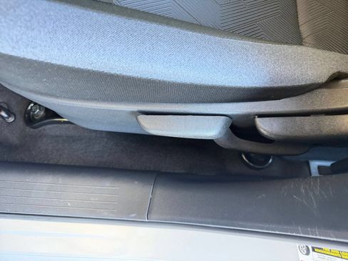 Used 2025 Nissan Versa SV FWD image 21